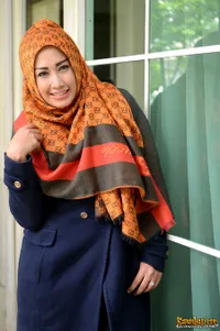 Melinda Penyanyi Cinta Satu Malam - Tentang Bongkar Pasang Hijab