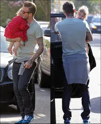 Mengantuk - Ekspresi Imut Harper Seven Beckham Bersandar di Pundak Ayahnya