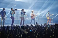 Meriahnya Konser Kedua Bruno Mars di Indonesia