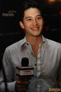 Mike Lewis di Epicentrum Jakarta Selatan