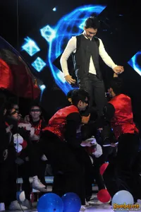 Mikha Angelo Tampil di Panggung Megah Viva La Vida X Factor