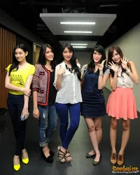 Mini Dress Cantik Milik Princess Untuk Koleksi Lebaranmu