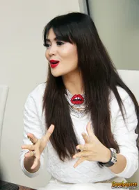 Momen Indah Dewi Pertiwi Deg-Degan Disuntik Ectolipo