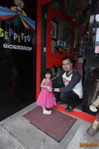 Momen Manis Dhani dan Mulan Jameela Belanja Mainan Untuk Safeea