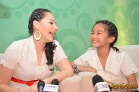 Mona Ratuliu dan Davina Kompak Saat Puasa