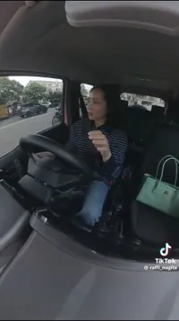 Nagita Slavina Cek Pembangunan Lapangan Padel Miliknya dan Raffi Ahmad