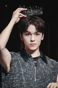 Naksir Vernon SEVENTEEN si Aquarius? Cek Kecocokan Kalian Kalau Kamu adalah Cewek Leo