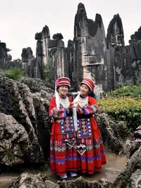 Natasha Wilona Rayakan Ulang Tahun Ibunda di China, Beri Kejutan Manis