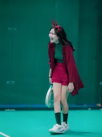 Nella Kharisma Main Padel Pakai Kostum Nuansa Natal