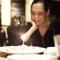 Nena Rosier Awet Muda di Usia Setengah Abad & Masih Aktif Syuting