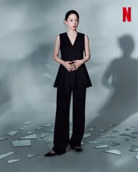 Netflix Bagikan Pemotretan Lee Jun Hyuk dan Shin Hye Sun untuk Drama The Art of Sarah