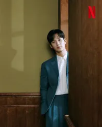 Netflix Korea Bagikan Hasil Pemotretan Kim Soo Hyun dan Kim Ji Won, Akting dan Visualnya Fantastis