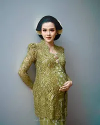 Netizen Sibuk Itung-Itungan, Ini 8 Potret Bella Bonita yang Perutnya Kian Menonjol - Pancarkan Aura Bahagia dan Keibuan