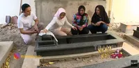 Nggak Biasa, Sederet Selebriti Ini Menjadikan Halaman Rumahnya Sebagai Makam