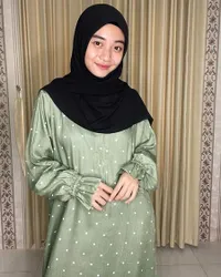 Nggak Gengsi Jualan di CFD, 8 Potret Kesederhanaan Ega Noviantika yang Pilih Berbisnis Daripada Cari Popularitas Lewat Sensasi 