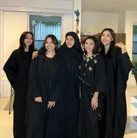 Nggak Kalah Cantik dari Kakak-kakaknya, 8 Potret Shabina Mecca Anak Bungsu Sarita Abdul Mukti dan Faisal Harris - Posturnya Bak Model