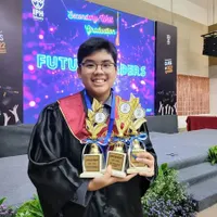 Nggak Kalah Keren dari Kakak, 8 Potret Jesferrel Adik Jerome Polin Jadi Ketua Osis - Fisika Dapat Nilai Seratus