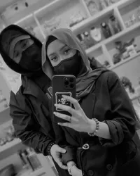 Nggak Peduli Nyinyiran Netizen, Potret Kemesraan Cita Citata dan Didi Mahardika yang Ramai Disorot Karena Putuskan Menikah Diam-diam