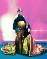 Nia Ramadhani - Mikhayla Bakrie, Ibu dan Anak Paling Fashionable