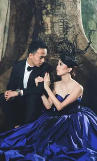 Nikah Bertahta Kemewahan, Ini Foto Prewed Mesra Septian & Istri!