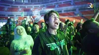 Nonton Konser Dewa 19, Mulan Jameela & El Rumi Nangis Terharu - Netizen Justru Salfok Sama Kostum Mulan