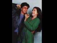 Nostalgia Kemesraan Lawas SRK dan Kajol Dalam 'BAAZIGAR', Manis!