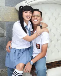 Nyaris Sempurna Sebagai Suami, Ini 8 Potret Andhika Pratama Traktir Keluarga dari Malang Makan Steak Mahal - Netizen: Salfok, Good Looking Semua!