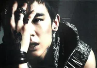 Nichkhun Tampil Ekspresif Untuk Majalah ZZIN
