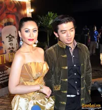 Nicky Tirta Garap Klip Poppy Capella