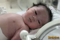 Ninok Wiryono Ultah Sekaligus Melahirkan