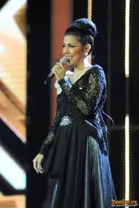 Novita Dewi Tampil Layaknya Diva di X Factor Around the World