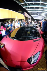 Nowela Idol Kendarai Lamborghini Merah di Grand Final Idol 2014