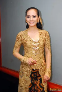 Nuri Maulida Cantik Dalam Balutan Busana Pengantin