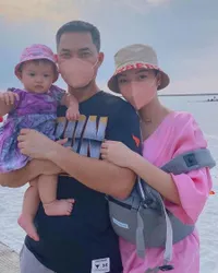 Obati Rindu ke Bali, Intip 7 Potret Zaskia Gotik dan Sirajuddin Liburan Bareng Sang Anak - Arsila Jadi Sorotan Netizen