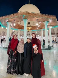 Oki Setiana Dewi Buka Puasa & Tarawih di Masjid Tertua Afrika