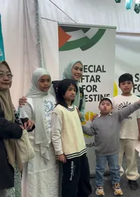 Oki Setiana Dewi Buka Puasa Bersama Pengungsi Palestina