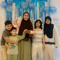 Oki Setiana Dewi Ulang Tahun ke-37, Empat Anak Beri Ucapan Cinta