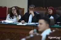 Oky Pratama Benarkan Produk Reza Gladys Tak Terdaftar BPOM, Sidang Memanas Di Hadapan Hakim