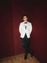 Omara Esteghlal Bangga Bintangi 'TINGGAL MENINGGAL' & 'PENGEPUNGAN DI BUKIT DURI', Masuk Nominasi FFI 2025