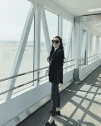 OOTD Classy Ala Jessica Jung, Dari di Bandara Sampai Kerja