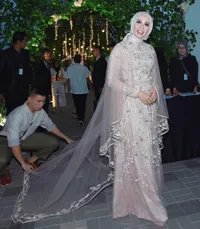 Orang-Orang di Balik Gaun Pernikahan Impian Laudya Cynthia Bella