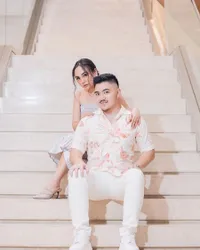 Pacaran Dengan Anak Pendeta, Potret Terbaru Salmafina Sunan dan Sang Kekasih Bareng Keluarga Besar - Sudah Dapat Restu