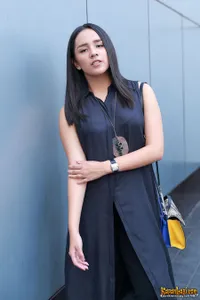 Pacaran Dengan Pria Ber-BMW, Angel Pieters Siap Nikah Muda? 