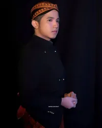 Pakai Baju Adat Jawa, Intip 6 Potret Jirayut Tampak Gagah dan Ganteng Kenakan Blangkon - Senyum Manis Rizky Billar Menarik Perhatian