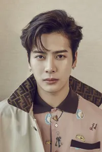 Pakai Baju Dari FENDI, Gantengnya Jackson GOT7 di Glass Magazine!