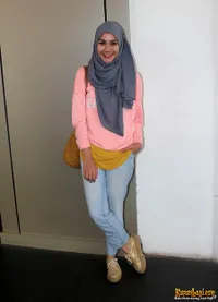 Pakai Gaya Kasual, Zaskia Mecca Tegaskan 'HIJAB' Bukan Kisahnya