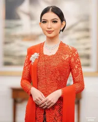 Pakai Kalung Berlian Raksasa, Potret Penampilan Selvi Ananda di Pelantikan Gibran Rakabuming Jadi Sorotan
