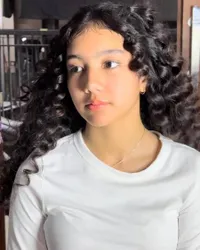 Pakai Makeup & Styling Rambut Curly, Leticia Putri Sulung Sheila Marcia Makin Cantik Kayak Mamanya