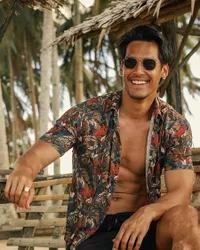 Pamer Abs Hingga Pose Shirtless, Richard Kyle Makin Hot Usai Putus dari Jessica Iskandar