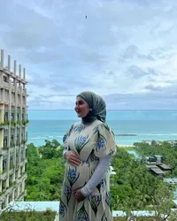 Pamer Baby Bump yang Sudah Besar, Potret Kesha Ratuliu yang Makin Cantik di Kehamilan Kedua